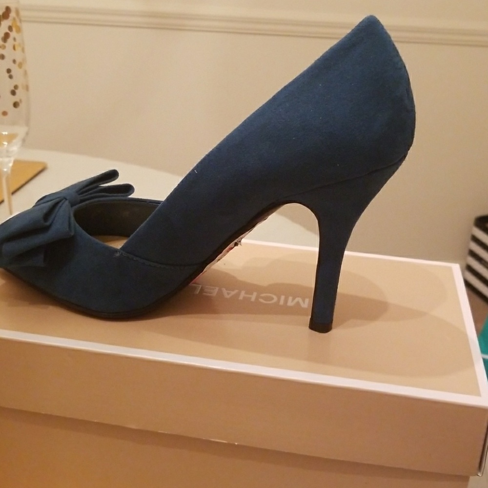 Pumps - Picture 3 of 3